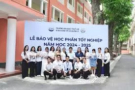Review thực tế: Một ngày học của sinh viên Thương mại điện tử